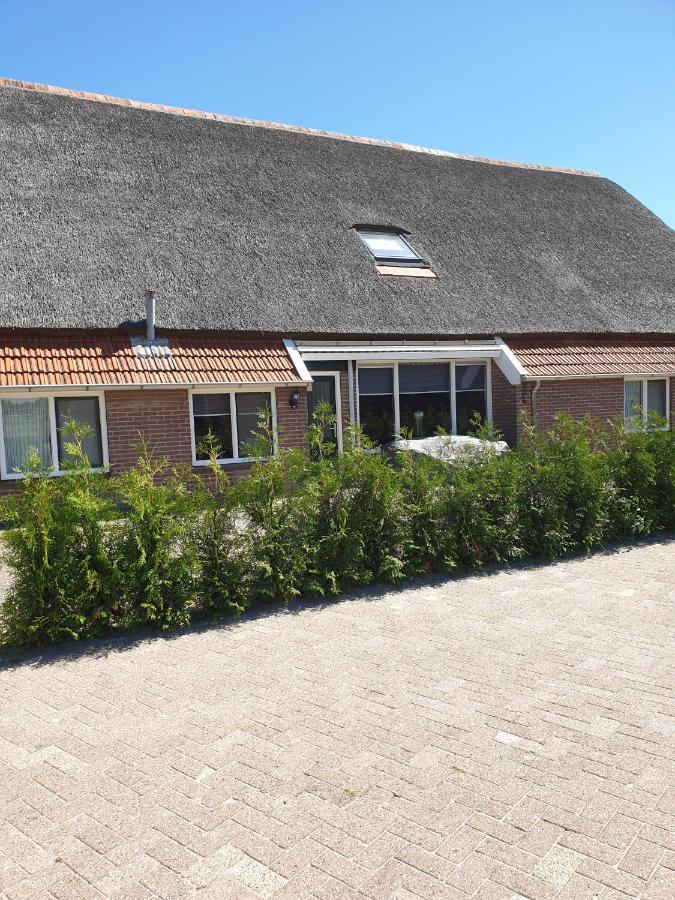 AneveldeLandelijk Gelegen Boerderij Aan De Pothofwegアパートメント エクステリア 写真